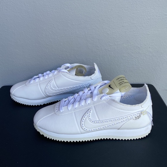 nike noise cancelling cortez